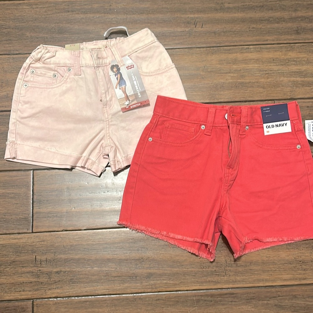 LOT-NWT-Levi’s Pink Girlfriend Shorts and Old Navy Dark Pink Shorts Size 10